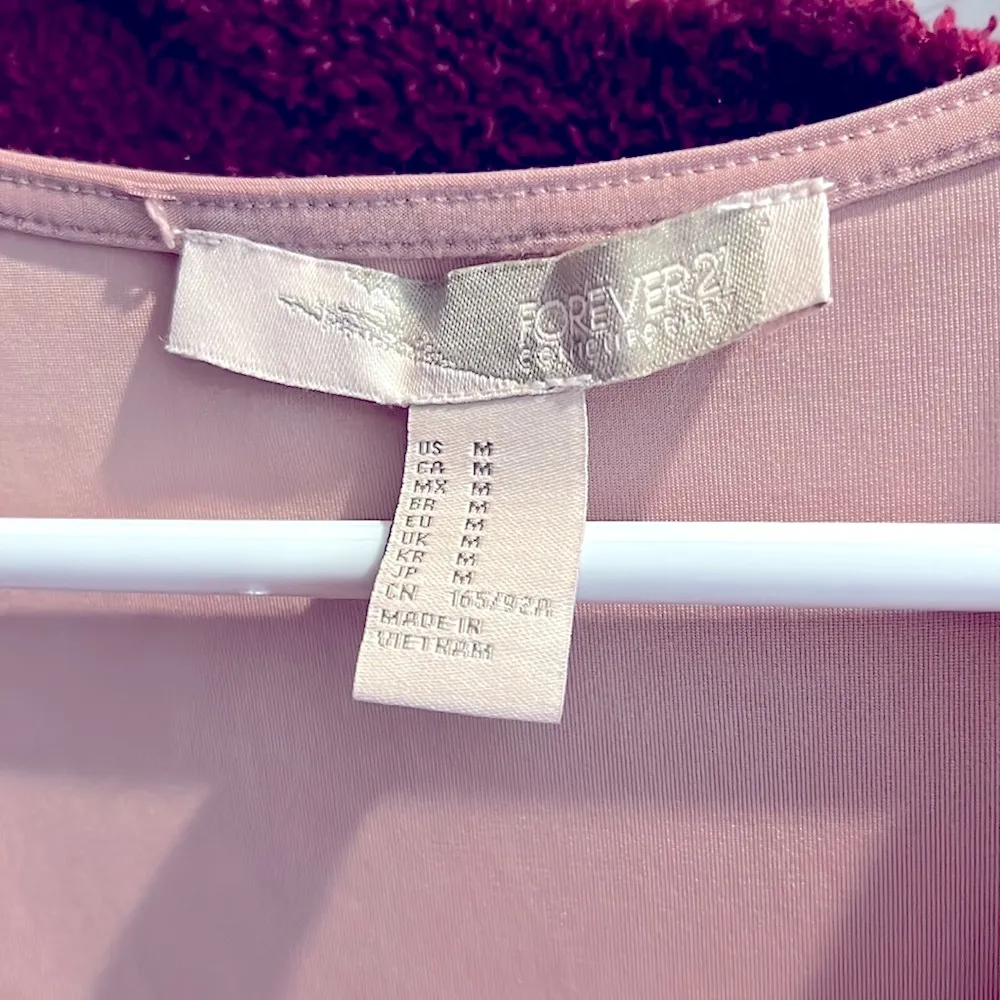 Forever 21 sexy silky smooth dress - Image 4