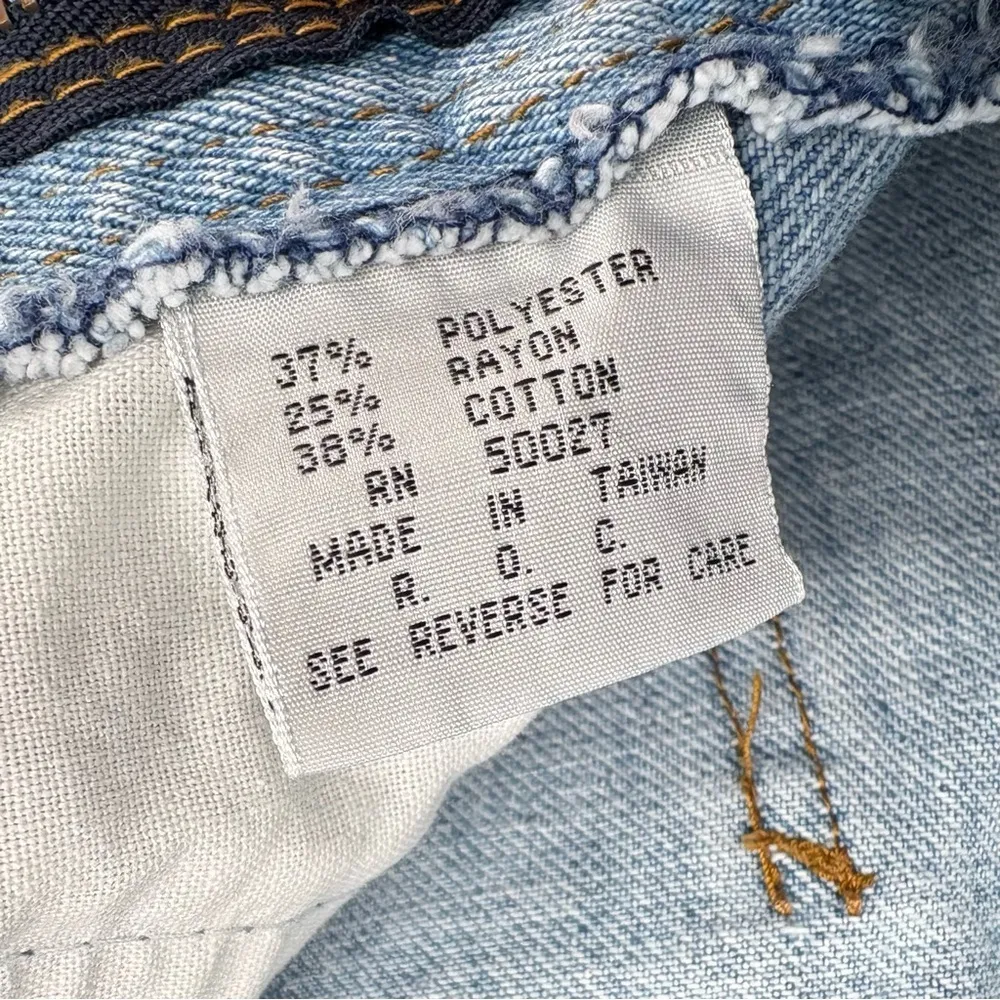 VINTAGE 90s Bill Blass Women’s High Rise Dad Denim Shorts | Sz 6P | Light Wash - Image 8