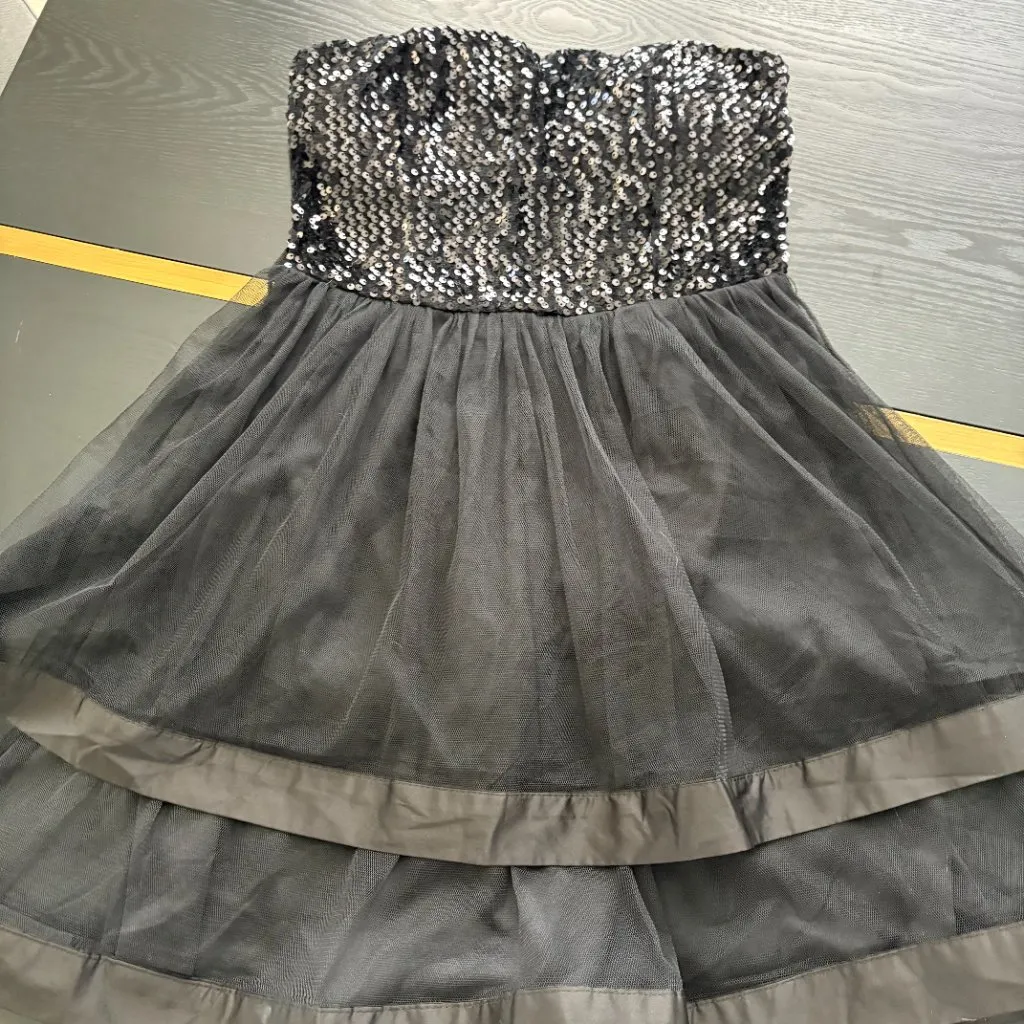 Papaya Strapless Sequin Top Mini Dress Fully Lined Size Small EUC - Image 4