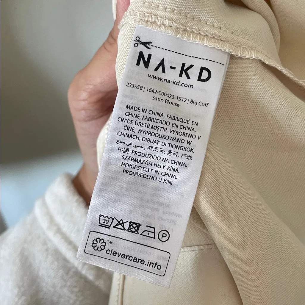 NA - KD Big Cuff Satin Blouse - Image 10
