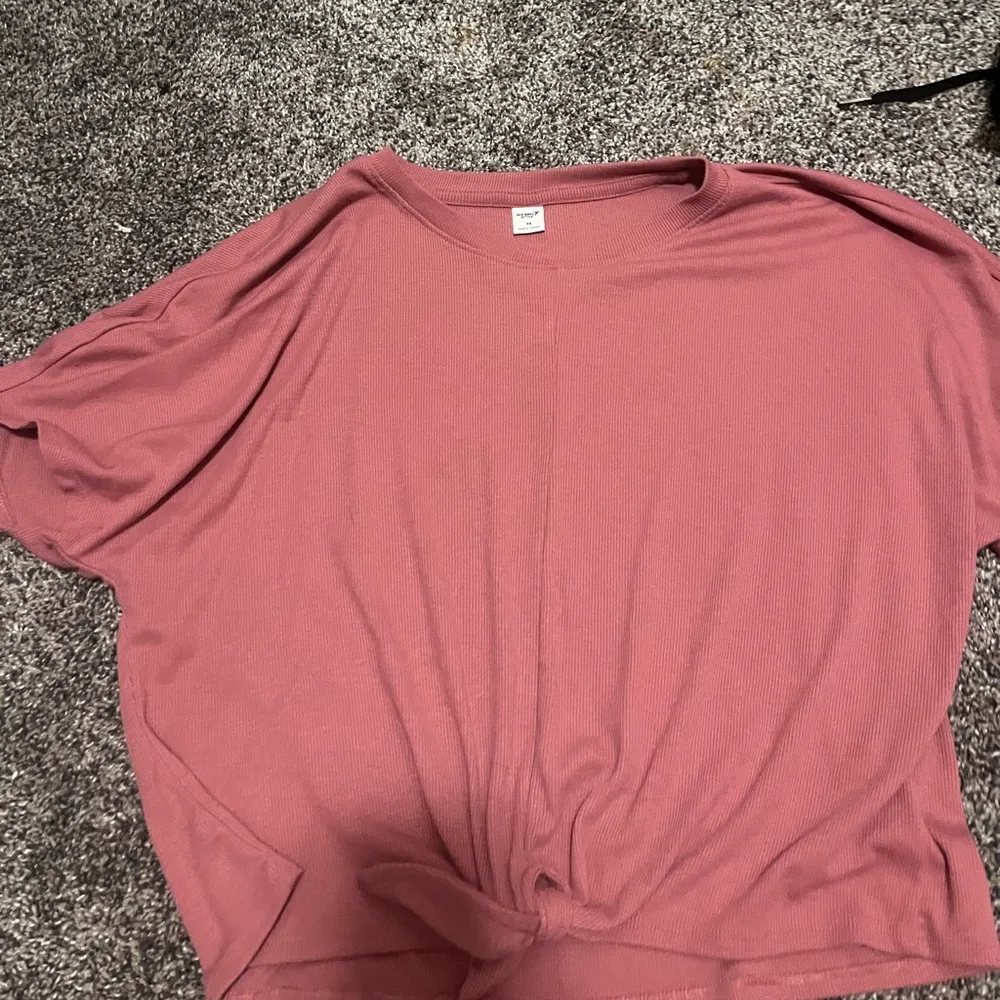 OLD NAVY ACTIVE SHIRT - Image 3
