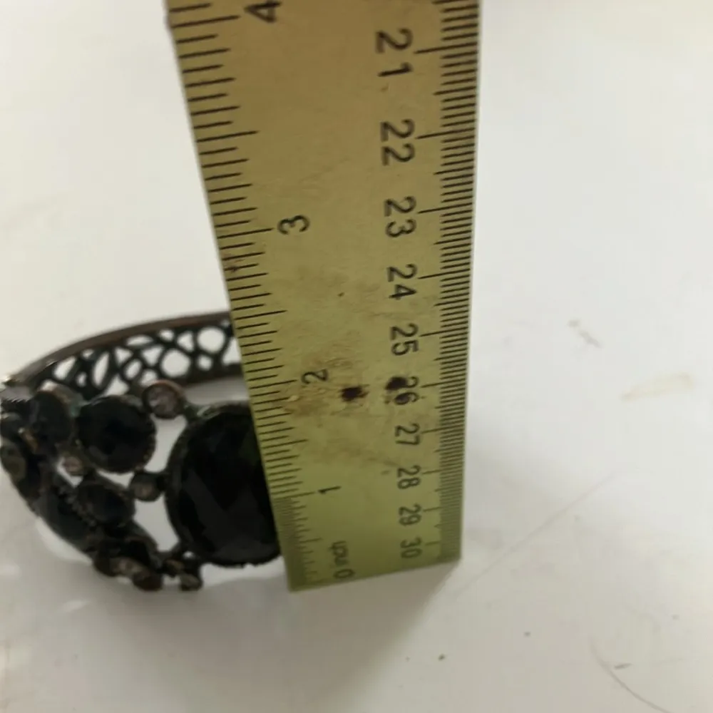 Black Floral spring closure Gemstone Bracelet - Image 5