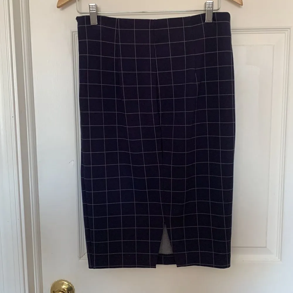Lord & Taylor plaid pencil skirt Blue Size 4P - Image 2