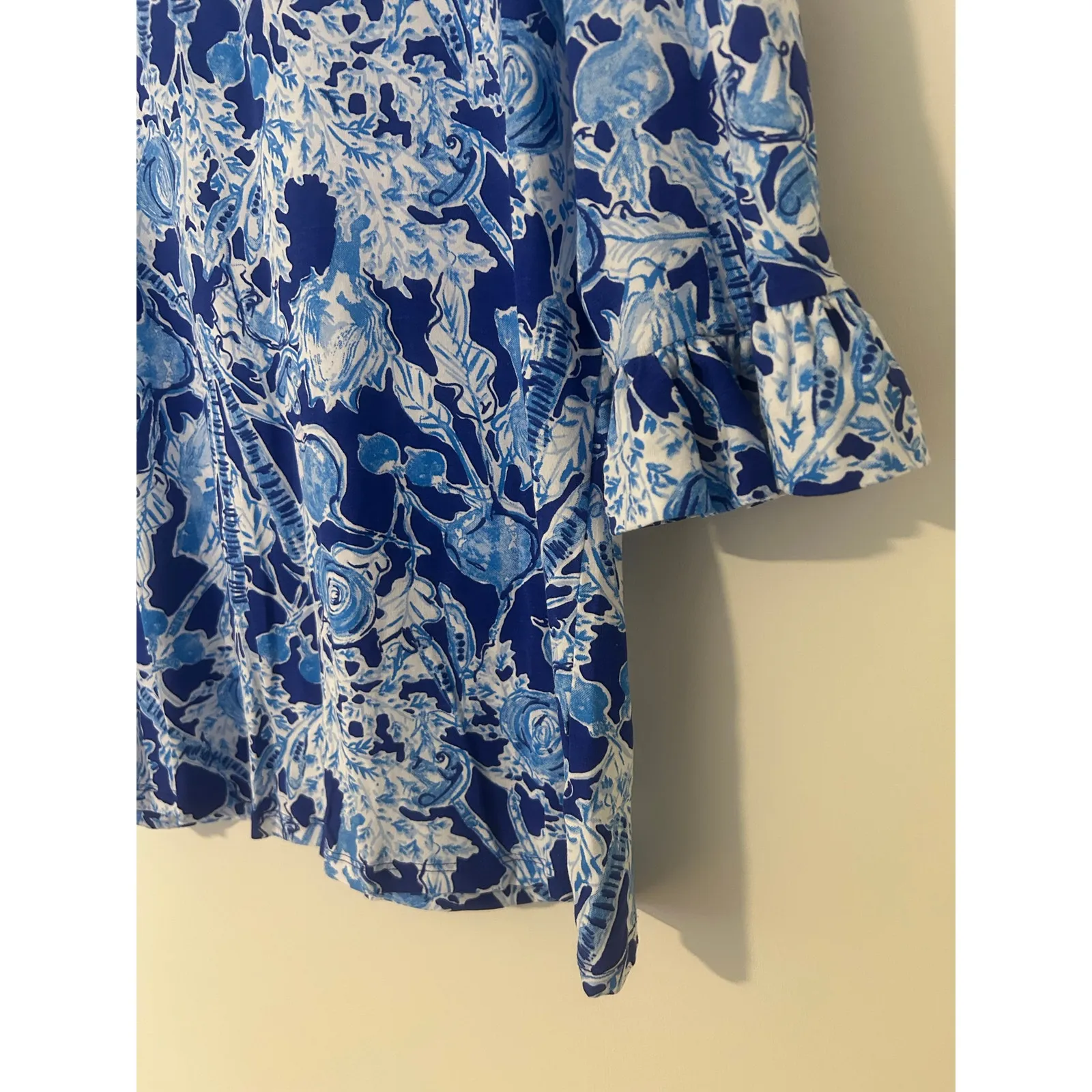 Lilly Pulitzer Waverly Blue White Ruffle Boatneck Top 3/4 Sleeves EUC Cotton M - Image 4