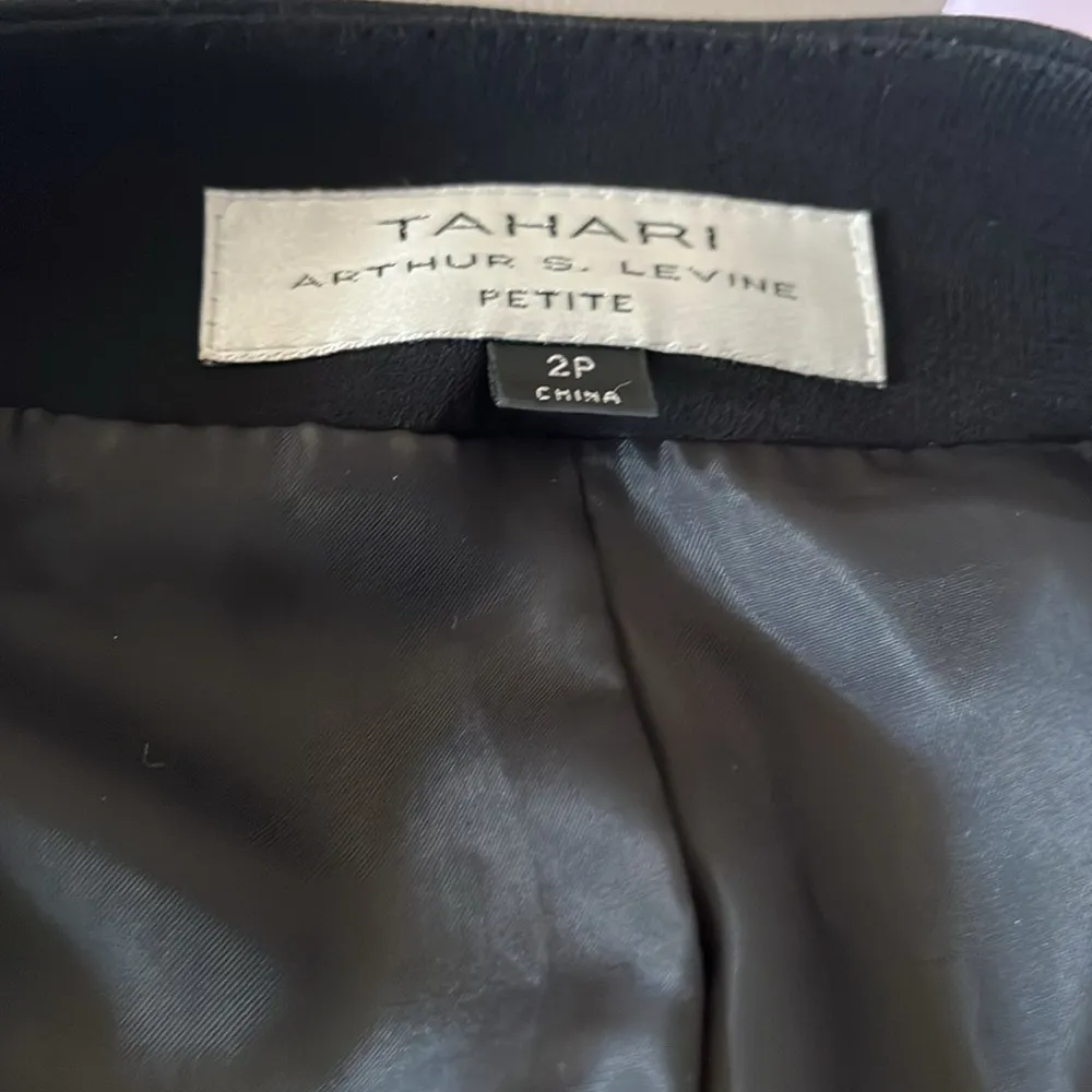 Tahari Women’s Black Blazer Shoulder Pads Embroidered Mock Collar Snap Closuredb - Image 8