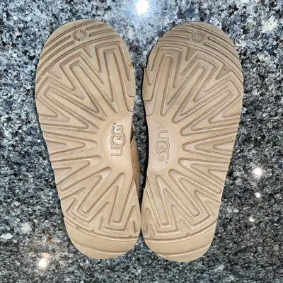 UGG Neumel Lace Up Boots Chestnut - Image 8