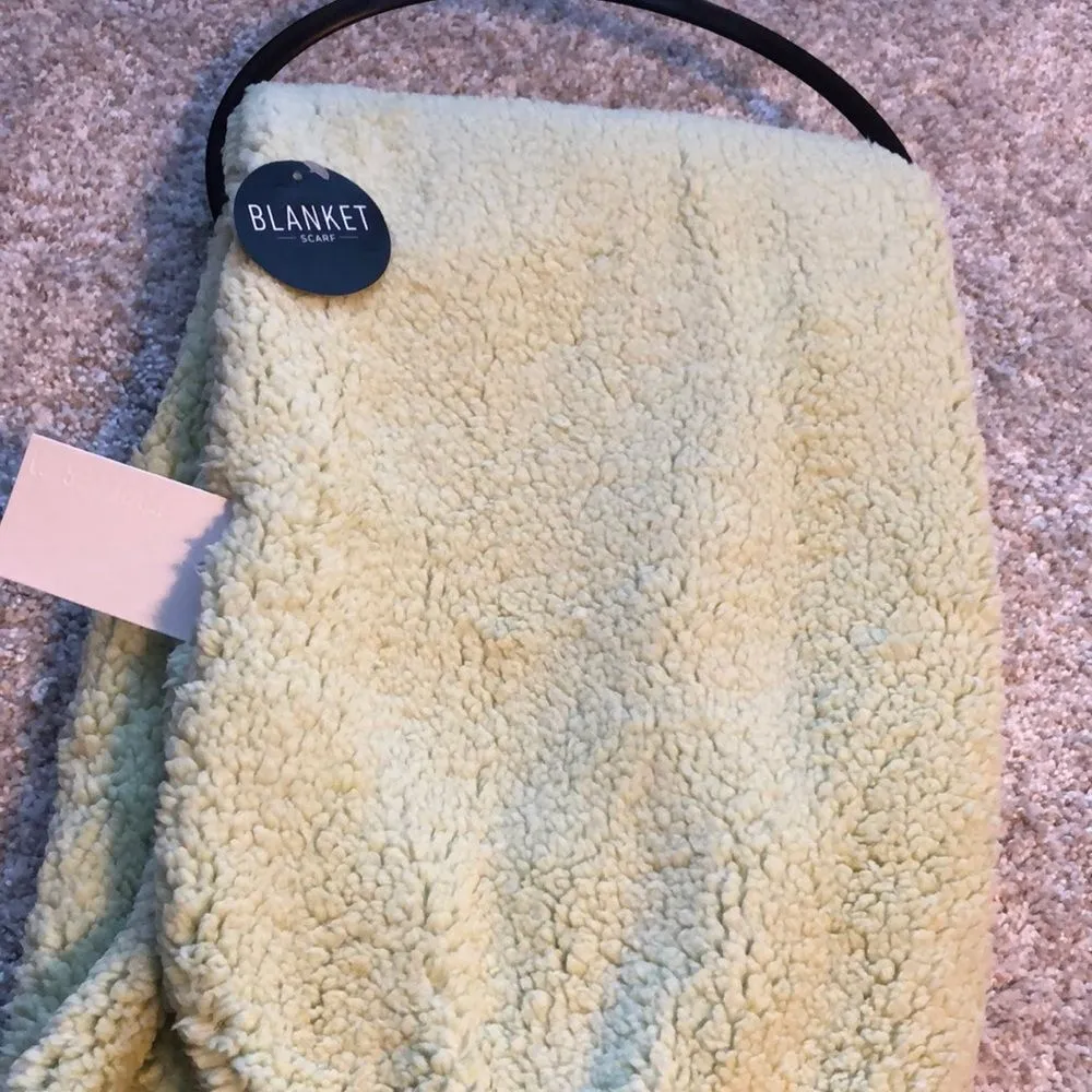 new Forever21 sherpa fringed blanket scarf cozy warm new with tag - Image 5