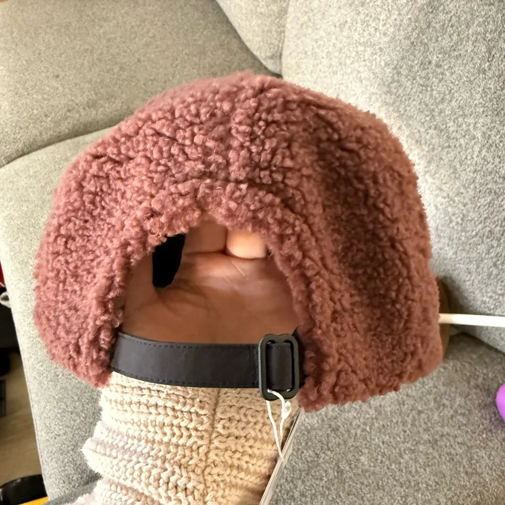 NWT Lululemon Womens Textured Fleece Ball Cap
Brown Earth / Black - Image 5