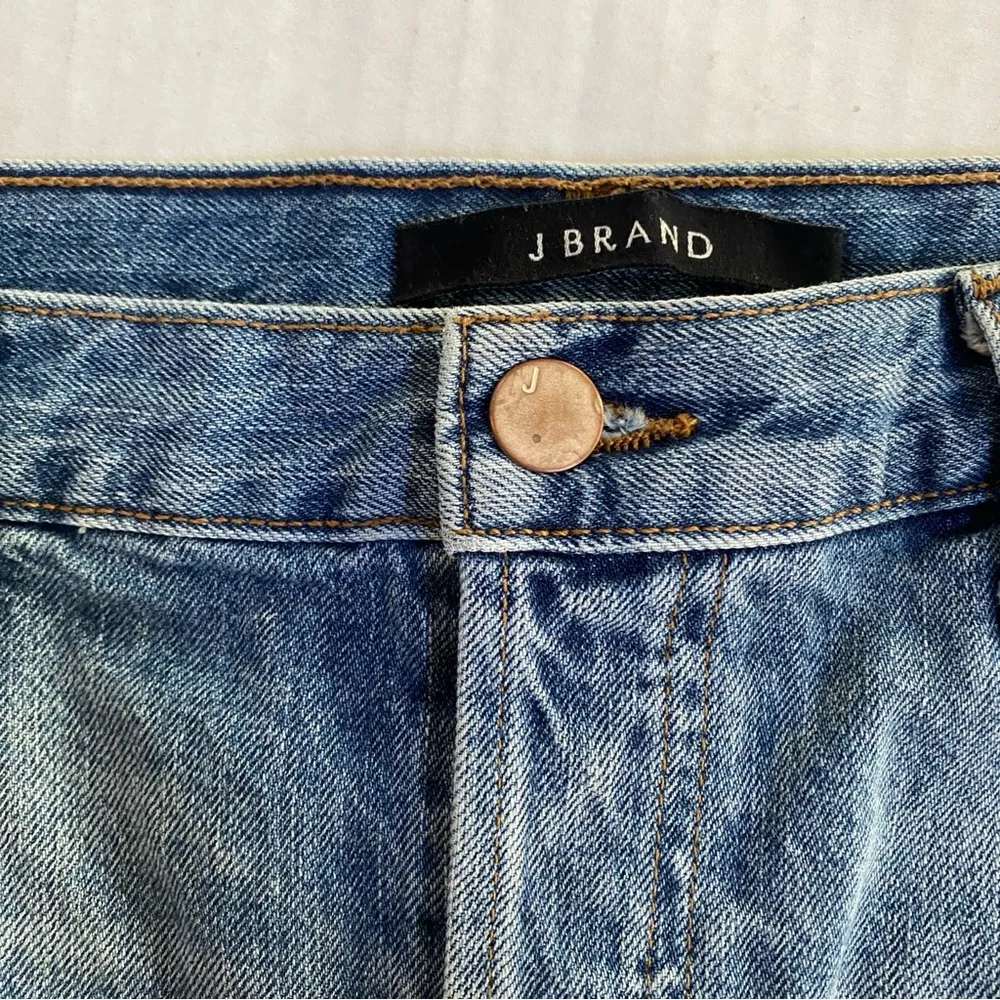 J Brand Denim Jean Bonny Mini Skirt in Hydra wash
Size 28 - Image 6
