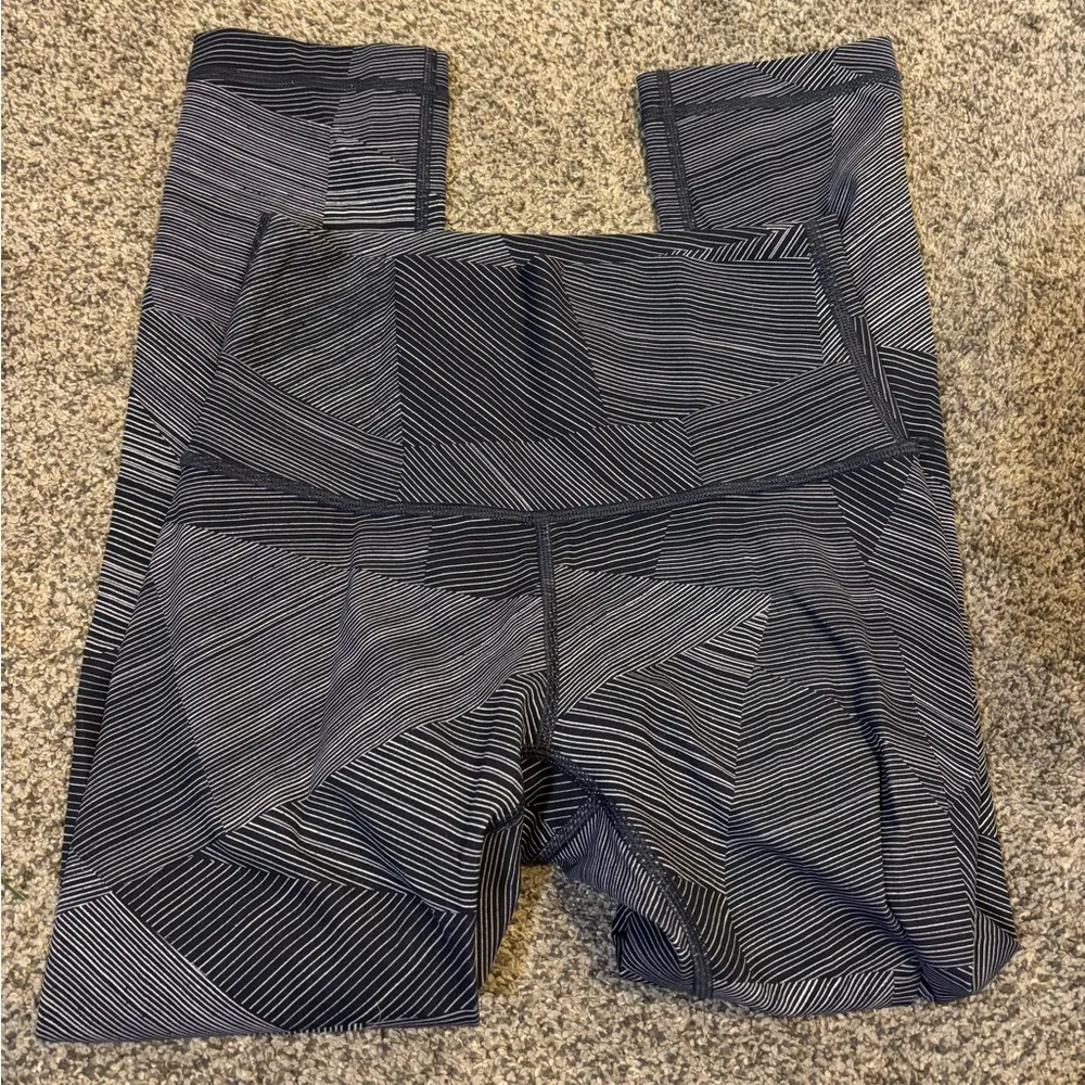 Lululemon Wunder Under Crop Leggings - Image 2