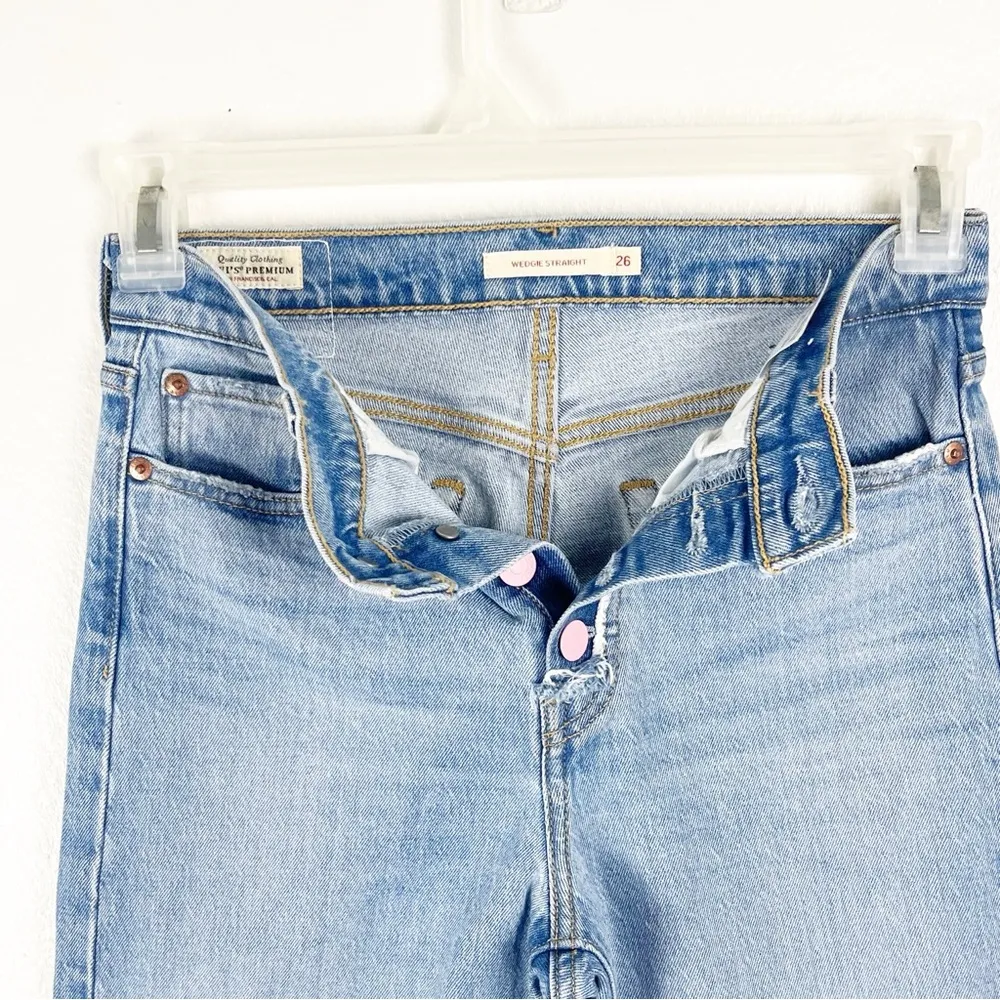 LEVI’S Wedgie Straight Pink Button Fly Tag Label Graphic Fray Hem Jeans, Size 26 - Image 16