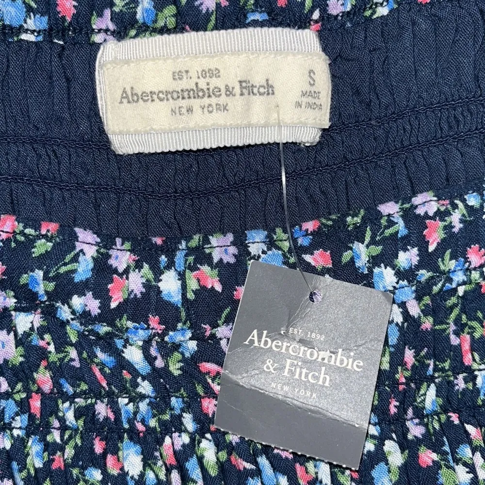 Abercrombie & Fitch NWT Size S Blue Floral Print Smock One Piece Shorts Romper - Image 6