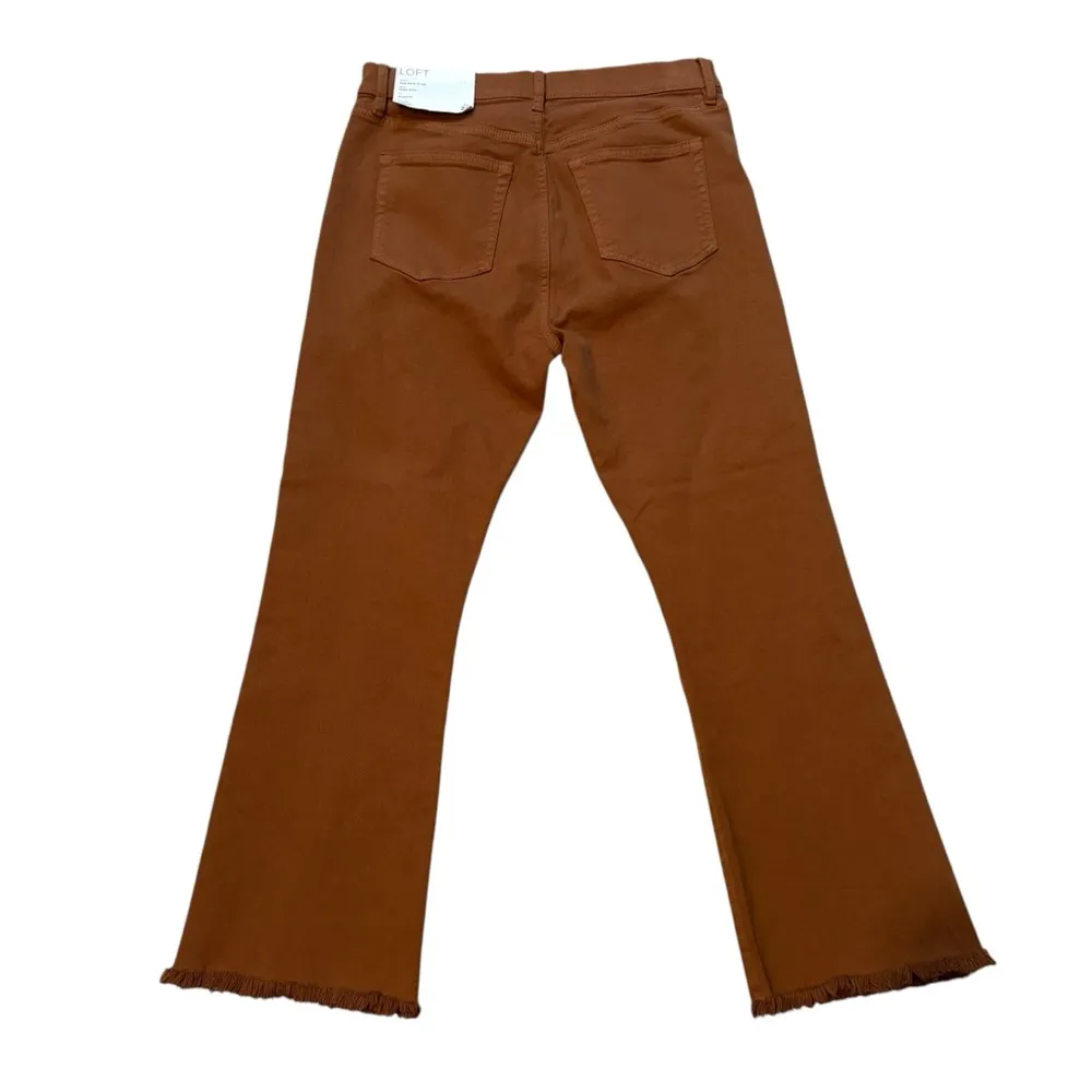 NWT, LOFT Pintucked Frayed High Rise Kick Crop Jeans in Cocoa Powder, Sz 4/27 - Image 6