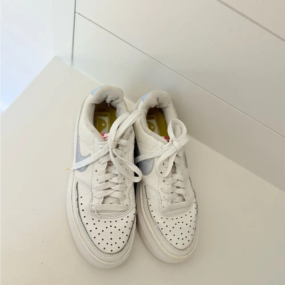 NIKE Court Vision Alta Ltr Women’s Size 6.5 White/Silver - Image 7