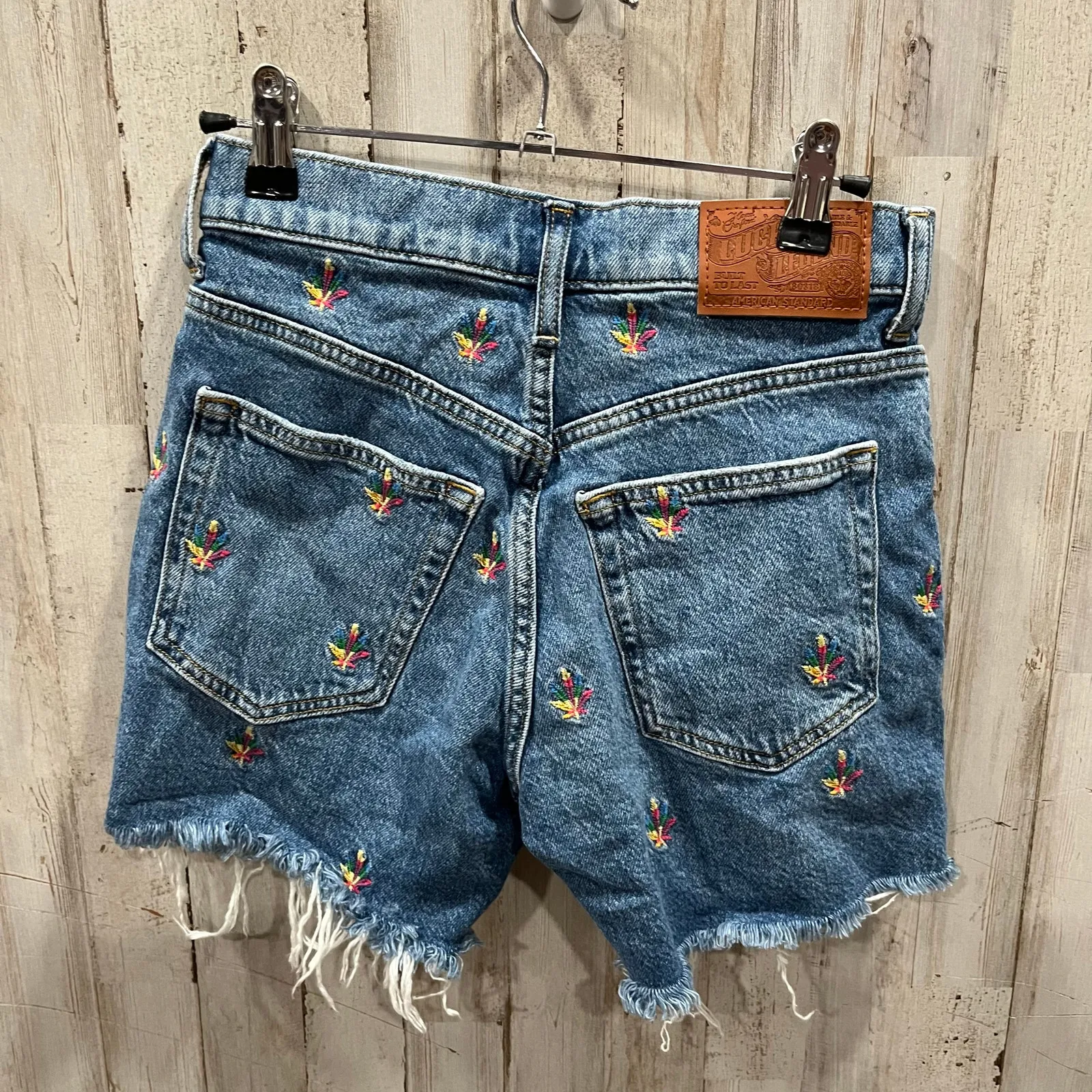 Lucky Brand Embroidered Denim 90s Midi High Rise Button Fly Shorts Womens 00/24 - Image 4