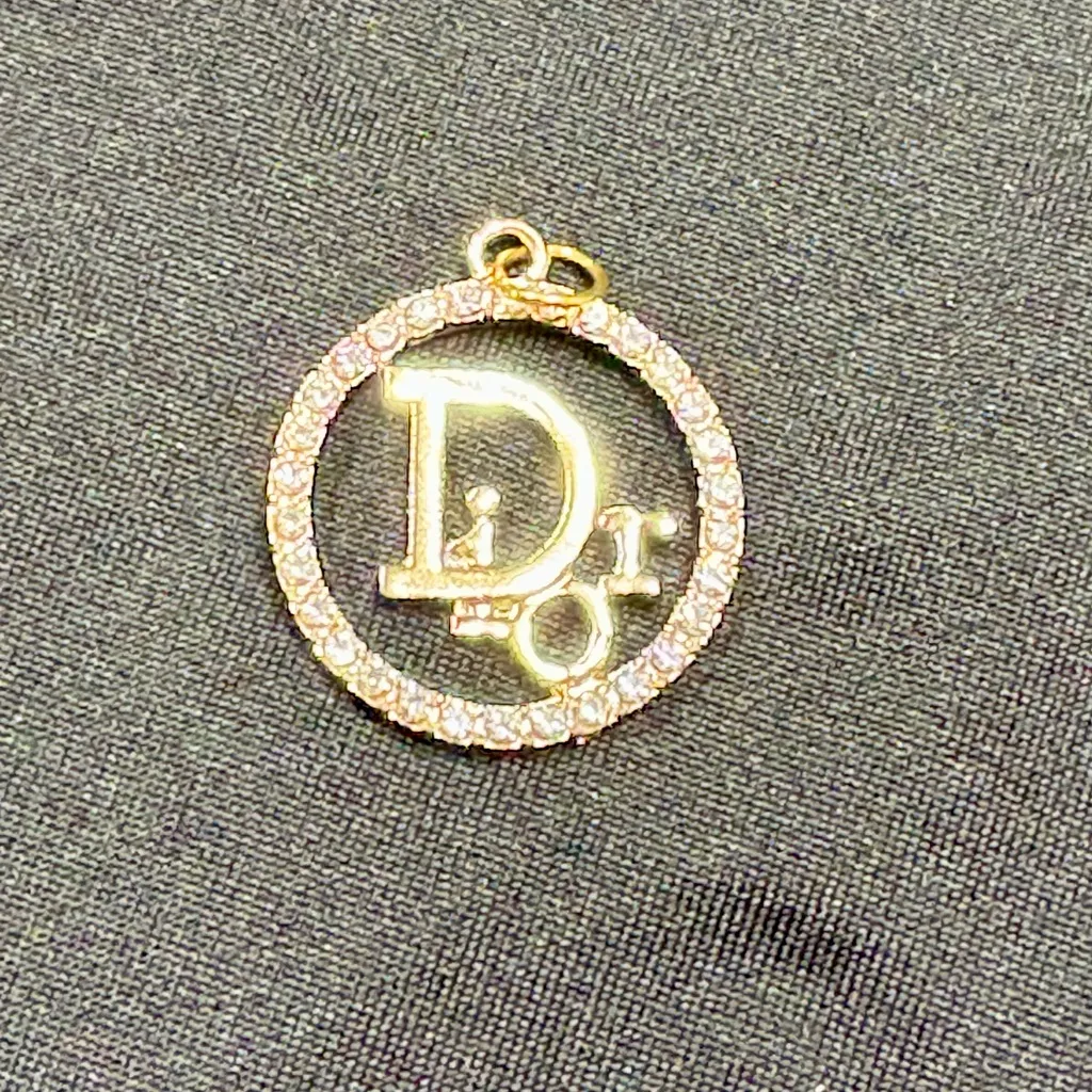 Gold and Silver Crystal Circle Pendant. Stunning!!! - Image 7