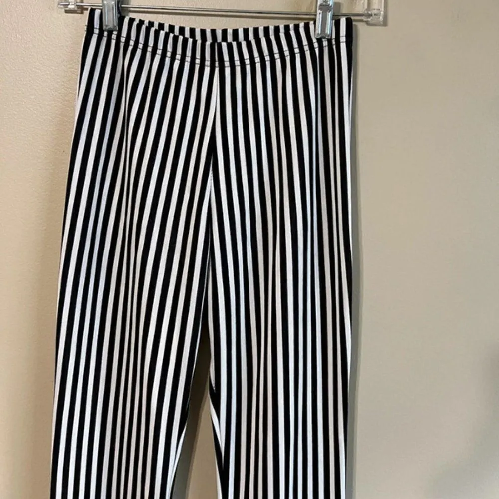 Nastygal size 4 black and white pants - Image 2