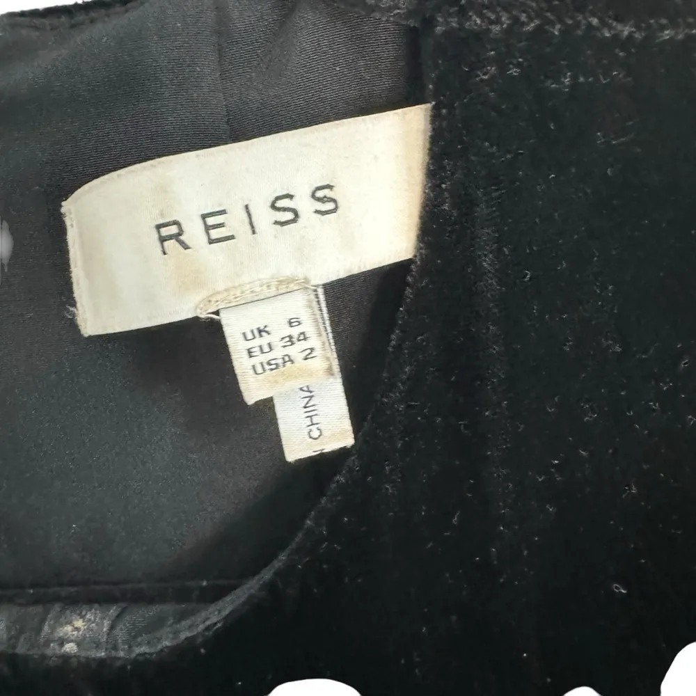 Reiss Bianca Black Velvet Long Sleeve Mini Dress - Image 4