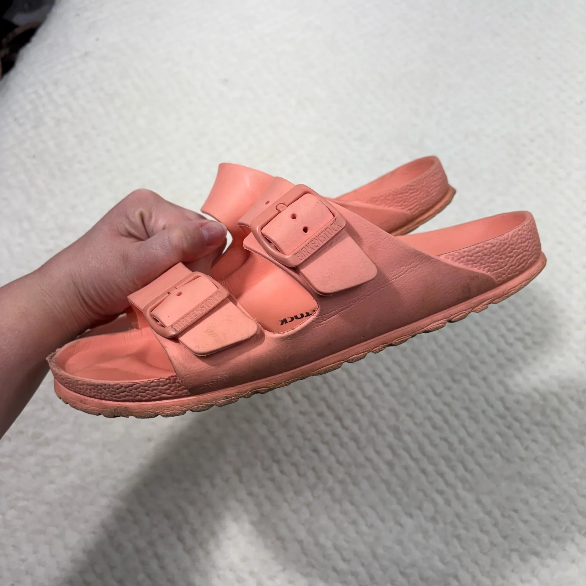 Birkenstock Peach Pink Rubber Arizona Two Strap Slip On Comfort Sandals 40 L9 M7 - Image 4