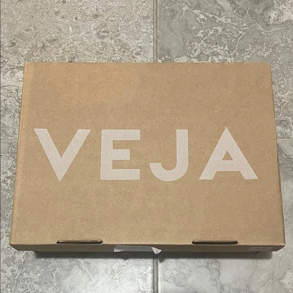 Veja V-15 Chromefree Leather Hi-Top Sneakers in Cashew Pierre, Size 36, NEW - Image 7