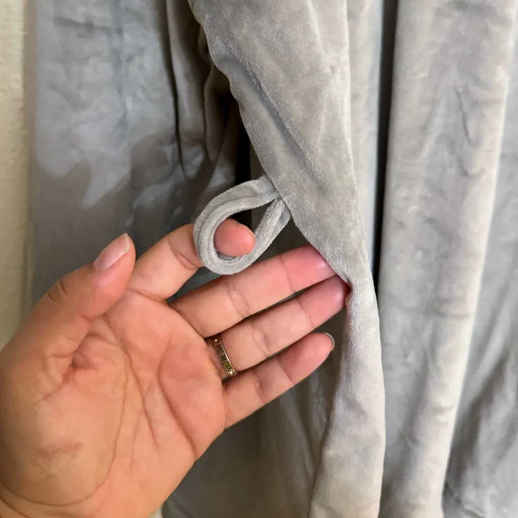 SKIMS by Kim Kardashian Velour Fleece Wrap Short Robe SMOKE size small NWT - Image 9