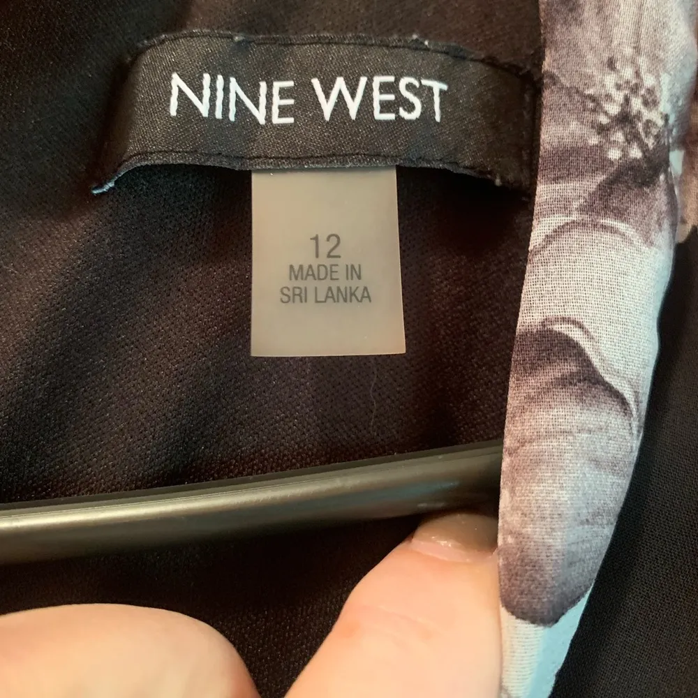 Women’s Nine West dress size 12 with sheer flutter sleeves and a tie neck. - Image 7