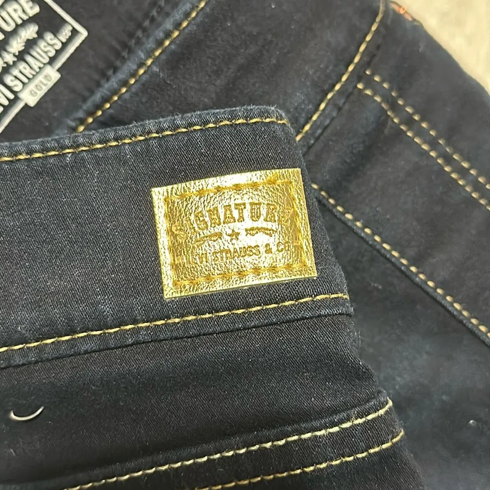 Signature Levi Strauss Gold Totally Shaping Pull-On Skinny Jean Tummy Control - Image 12