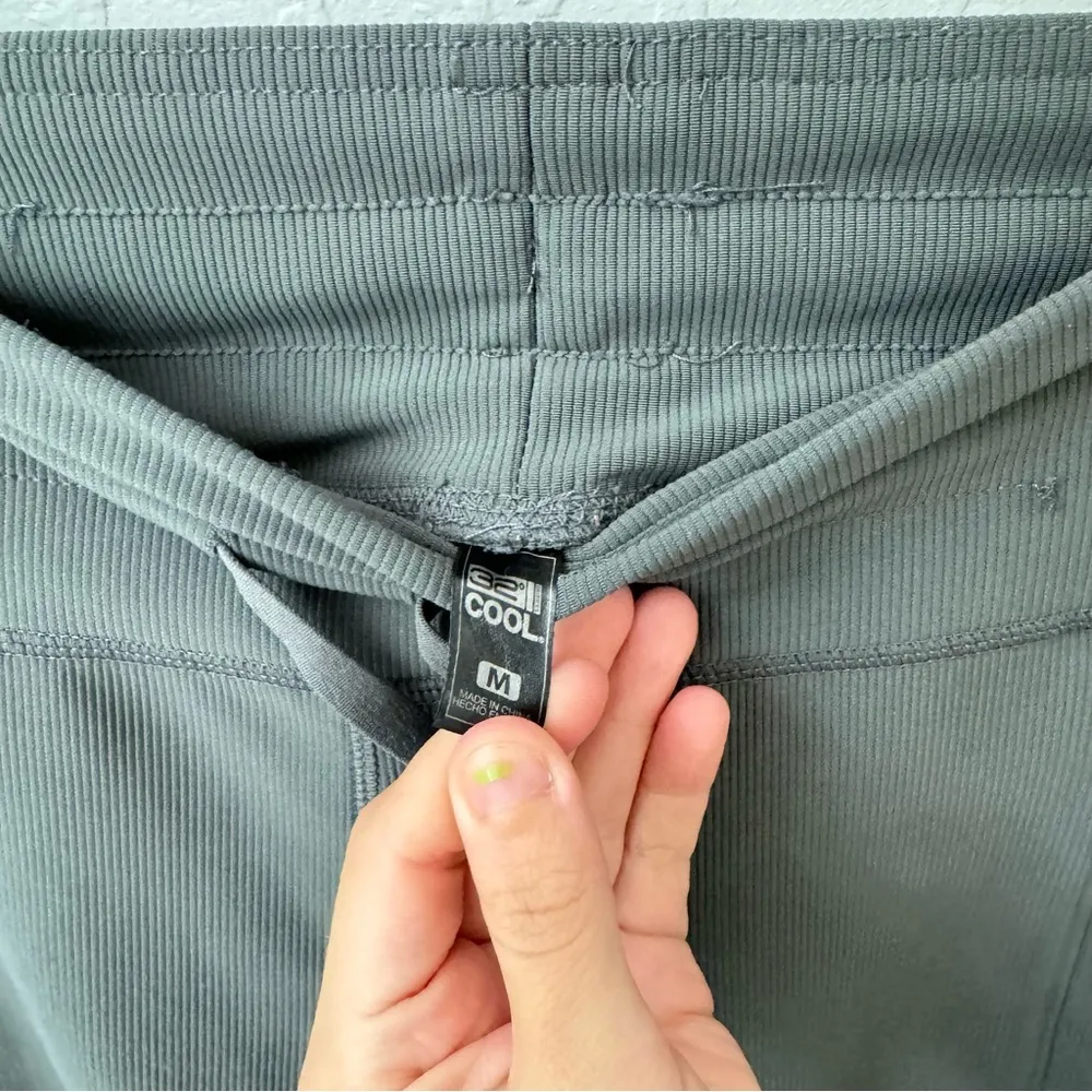 32 Degrees Wide Leg Pants Woman Ribbed Semi-Flare Pant Yoga Medium - Image 3