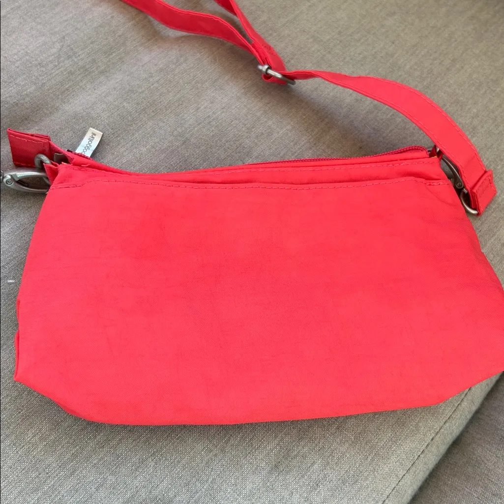 Baggallini coral color utility nylon crossbody bag wallet organizing tourist - Image 5