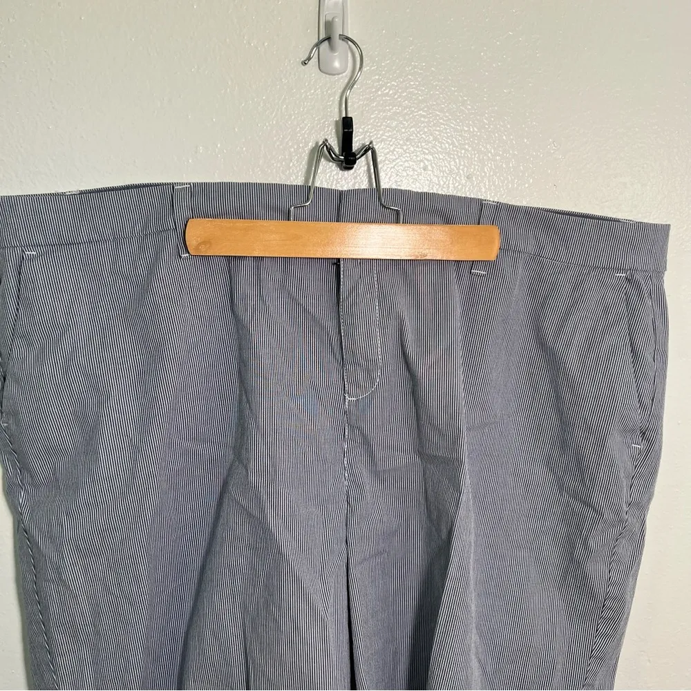 Tommy Hilfiger Bermuda Shorts Blue White Pinstripes 18W - Image 4