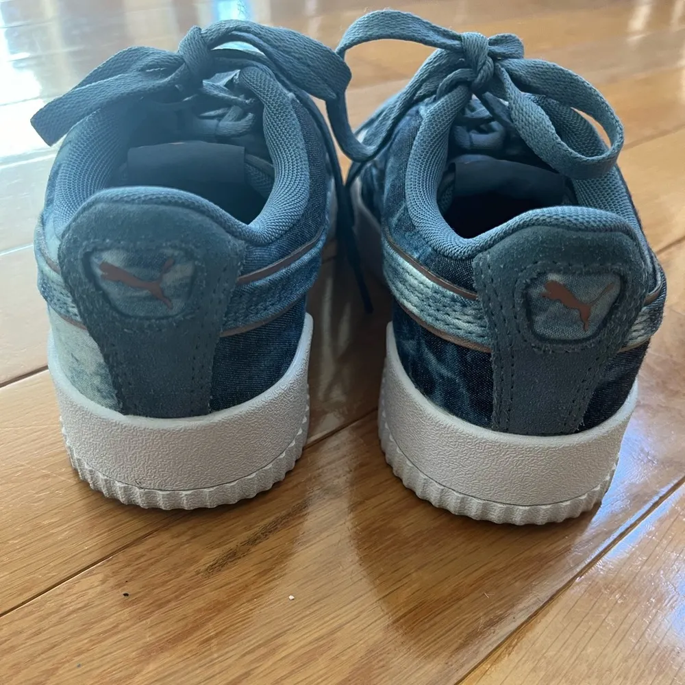 Puma Carina Indigo Blue and White Shoe Women's Size 6 Pre-Owned Tye-Die - Image 3