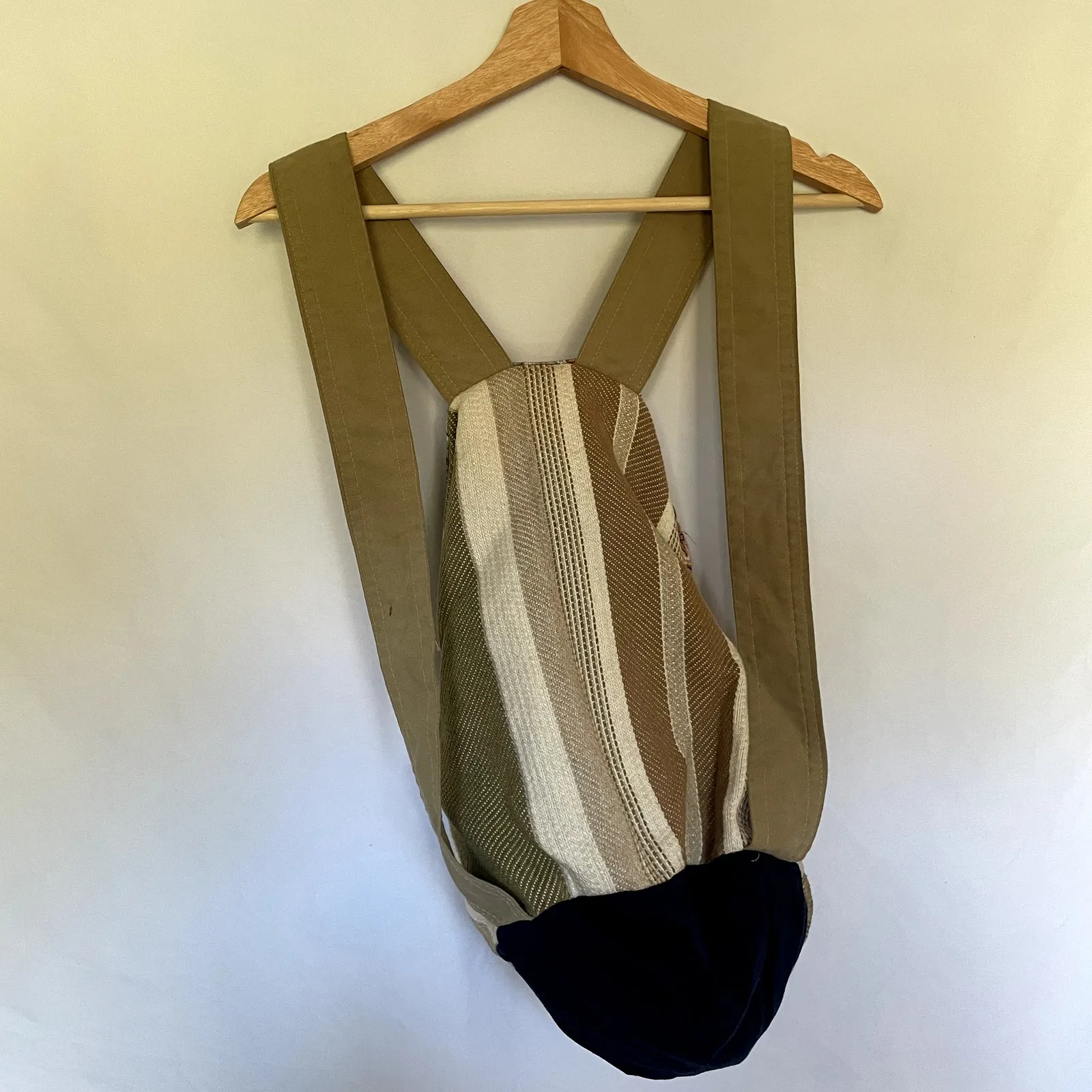 Vintage patchwork quilted backpack drawstring closure stripes beige floral pink - Image 5