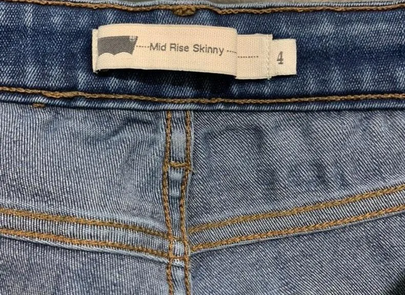 Levi’s Cutoff Jean Shorts - Image 3