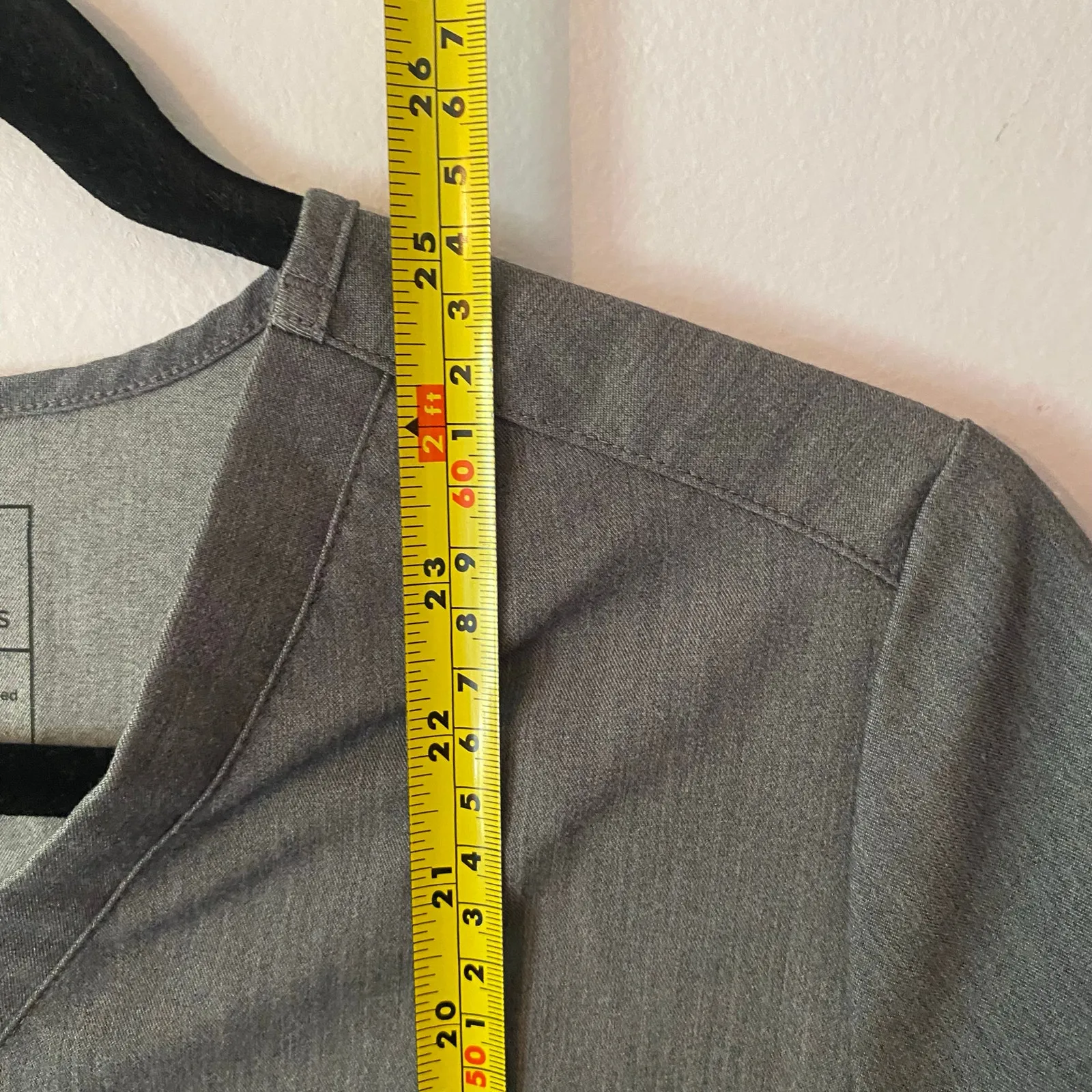 FIGS Graphite Gray Catarina Scrub Top Medical Uniform Women's size XS Nurse Dr - Image 8