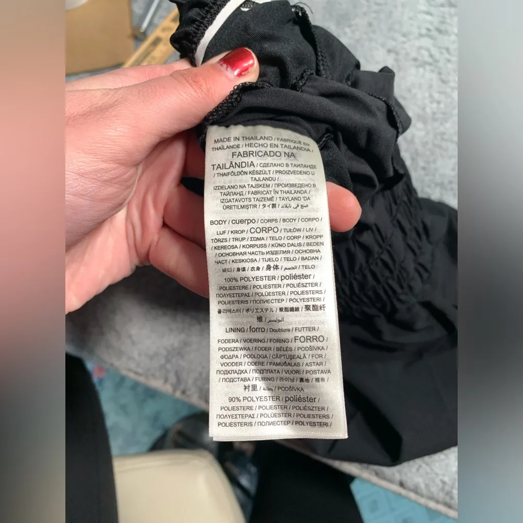 Nike university of Iowa Hawkeyes Black Athletic Shorts small - Image 6