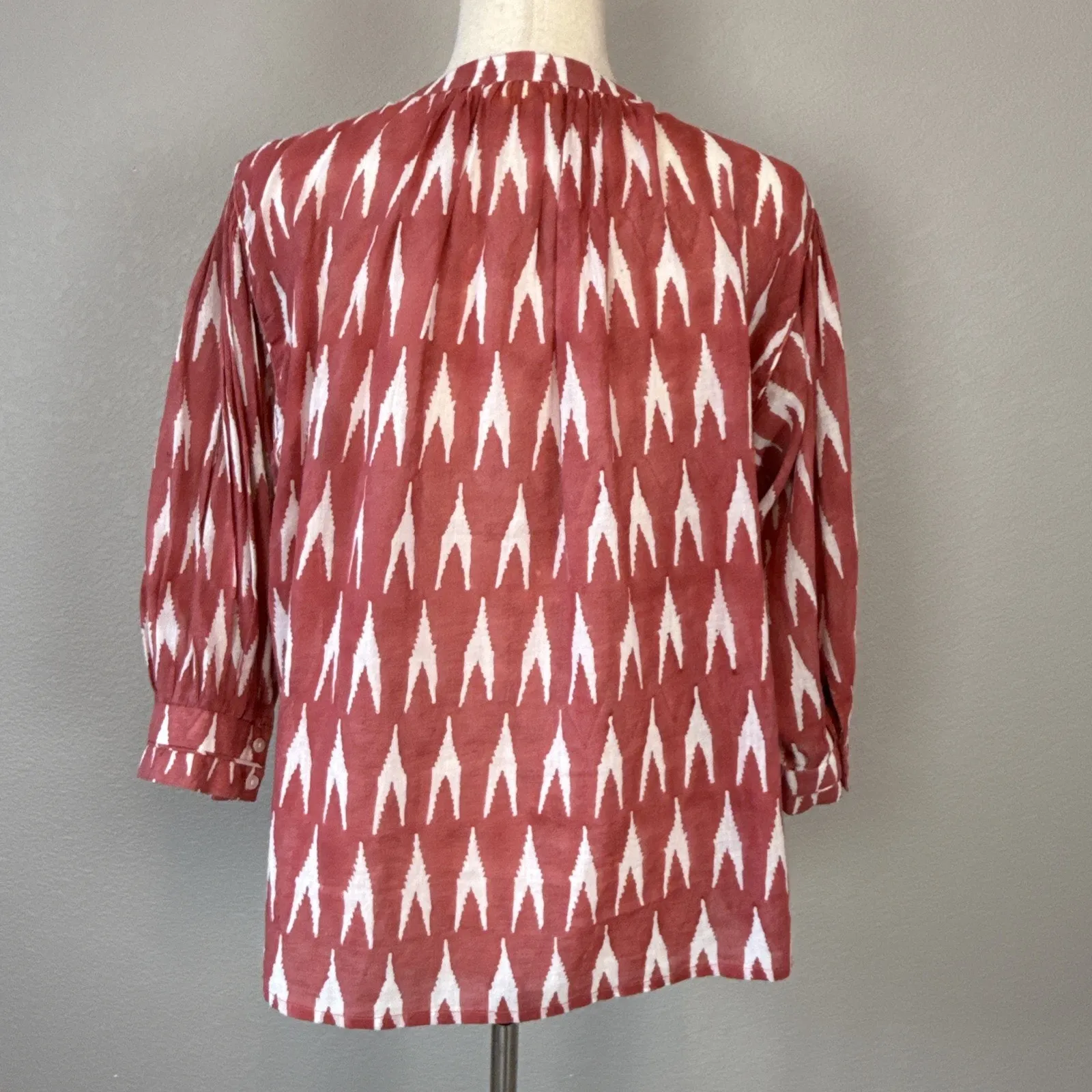 Roberta Roller Rabbit Pink White Ikat Top Shirt Size S Cotton V-Neck 3/4 Sleeve - Image 5