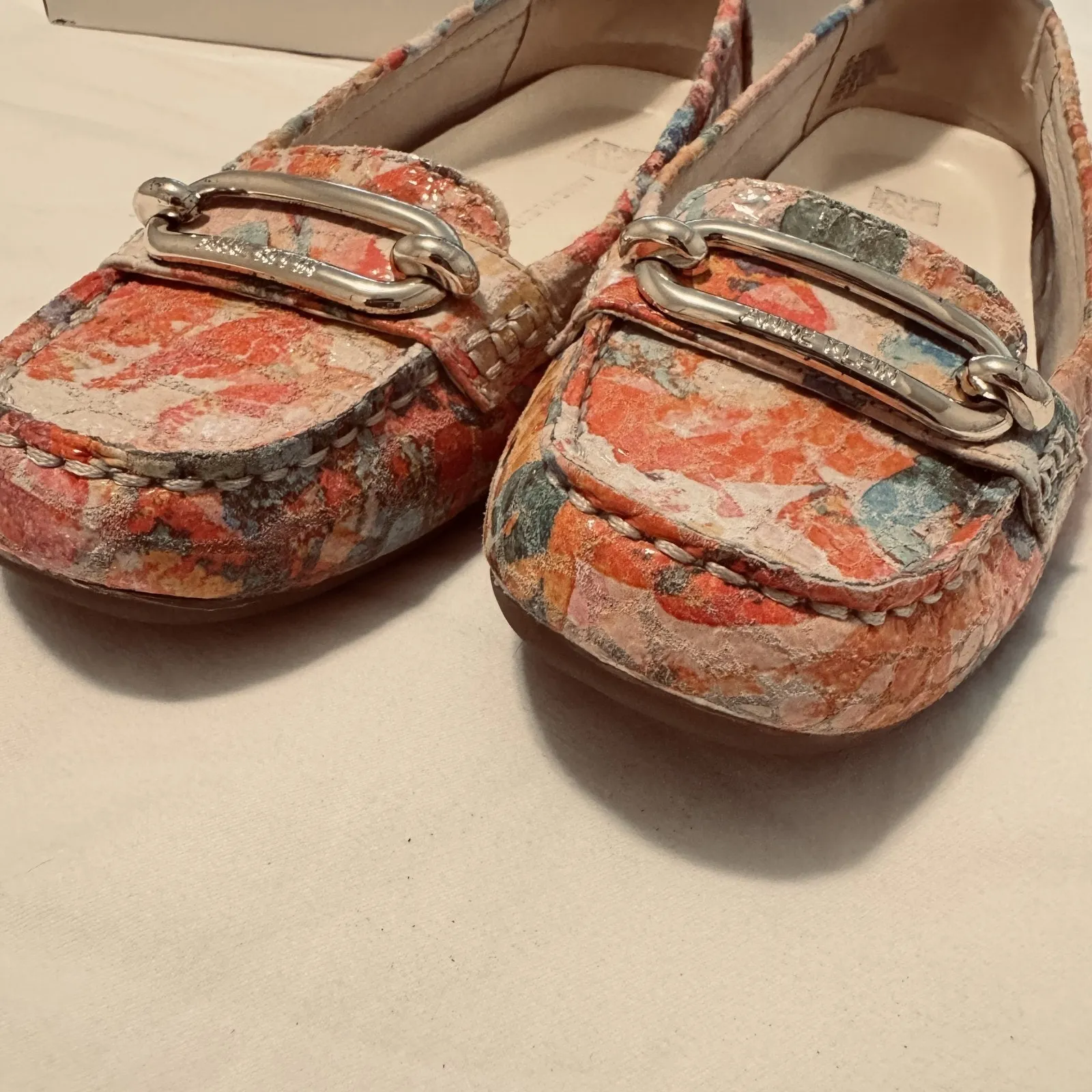 Anne Klein Flex Pink Snakeskin Loafers Women’s 6M silver buckle mocassin flats - Image 5