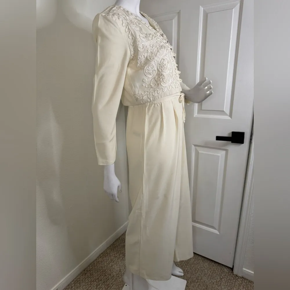 Joseph Ribkoff   Vintage Elegant Cream Jumpsuit.   #56 - Image 3