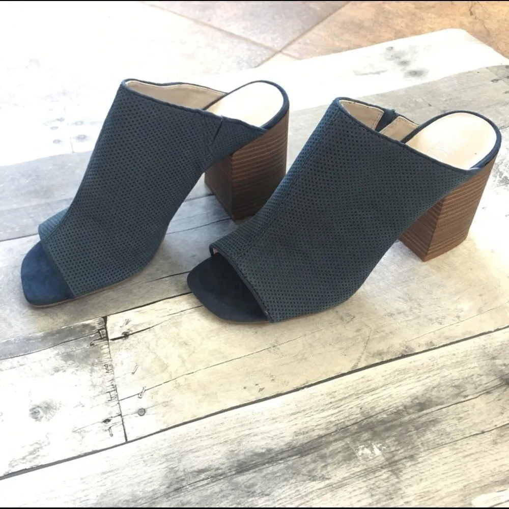 Kenneth Cole Reaction Blue Suede Block Heel Mules Size 9 - Image 2