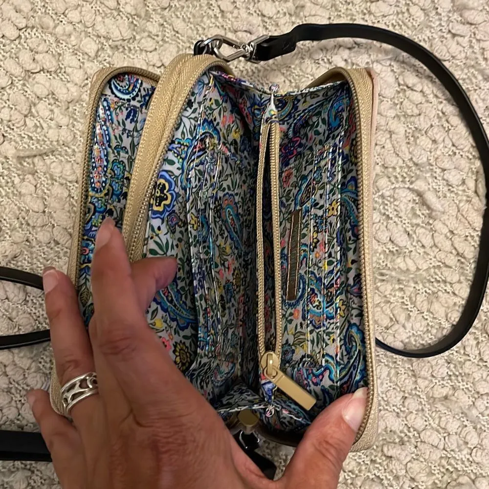 Vera Bradley‎ Crossbody/wristlet wallet. Tan w/black straps. - Image 5
