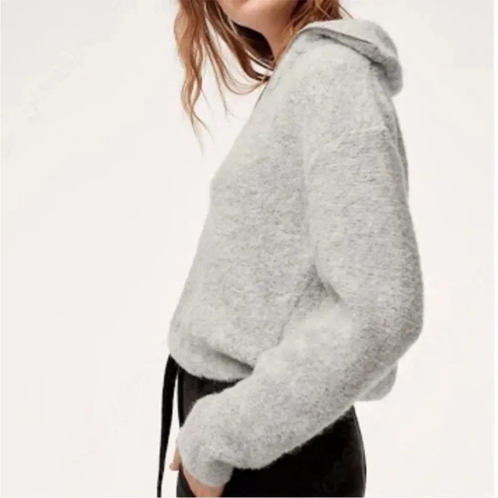 Aritzia Wilfred Gwyneth Alpaca Wool Crop Quarter Zip
Sweater O Ring Size XXS - Image 3