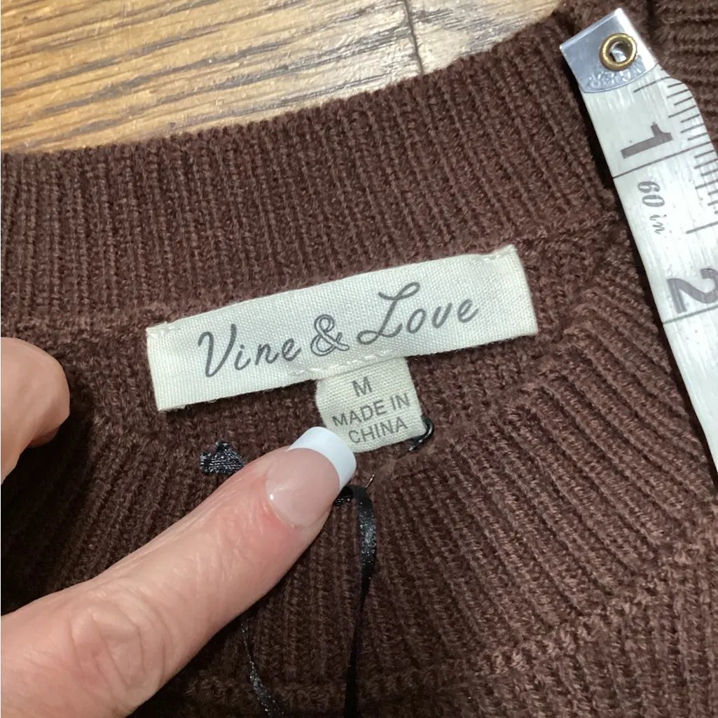 Vine & Love oversized crew neck Sweater. Size Medium - Image 8