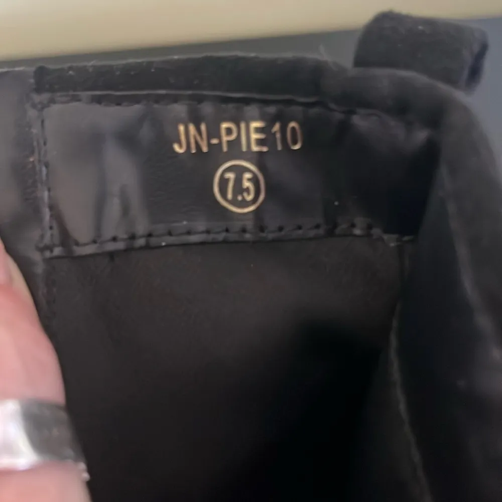 Women's So Me, TRENDY suede faux leather 4" block heel platform boots Black Size 7.5 - Image 2