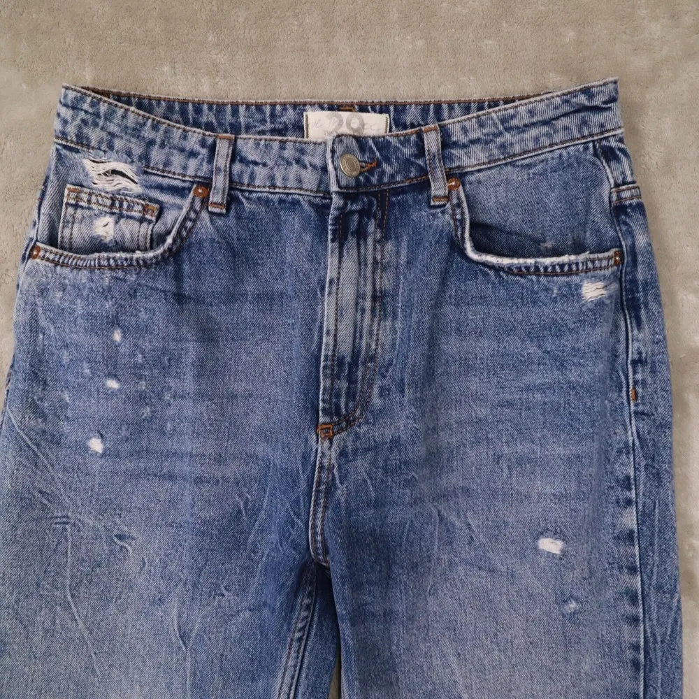 We The Free Women's High Rise Medium Wash Distressed Straight Leg Jeans size‎ 29 - Image 2