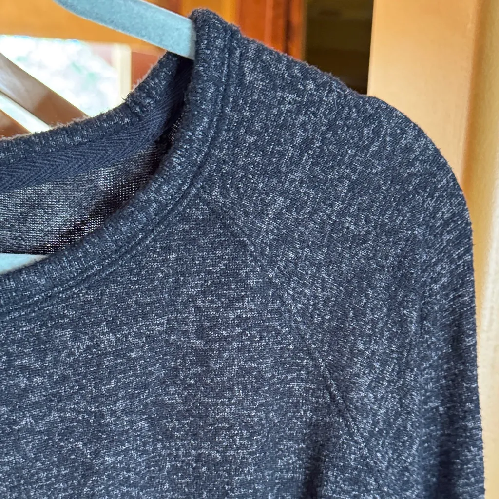 Buffalo David Bitton Charcoal Gray Knit Top Size Medium - Image 5