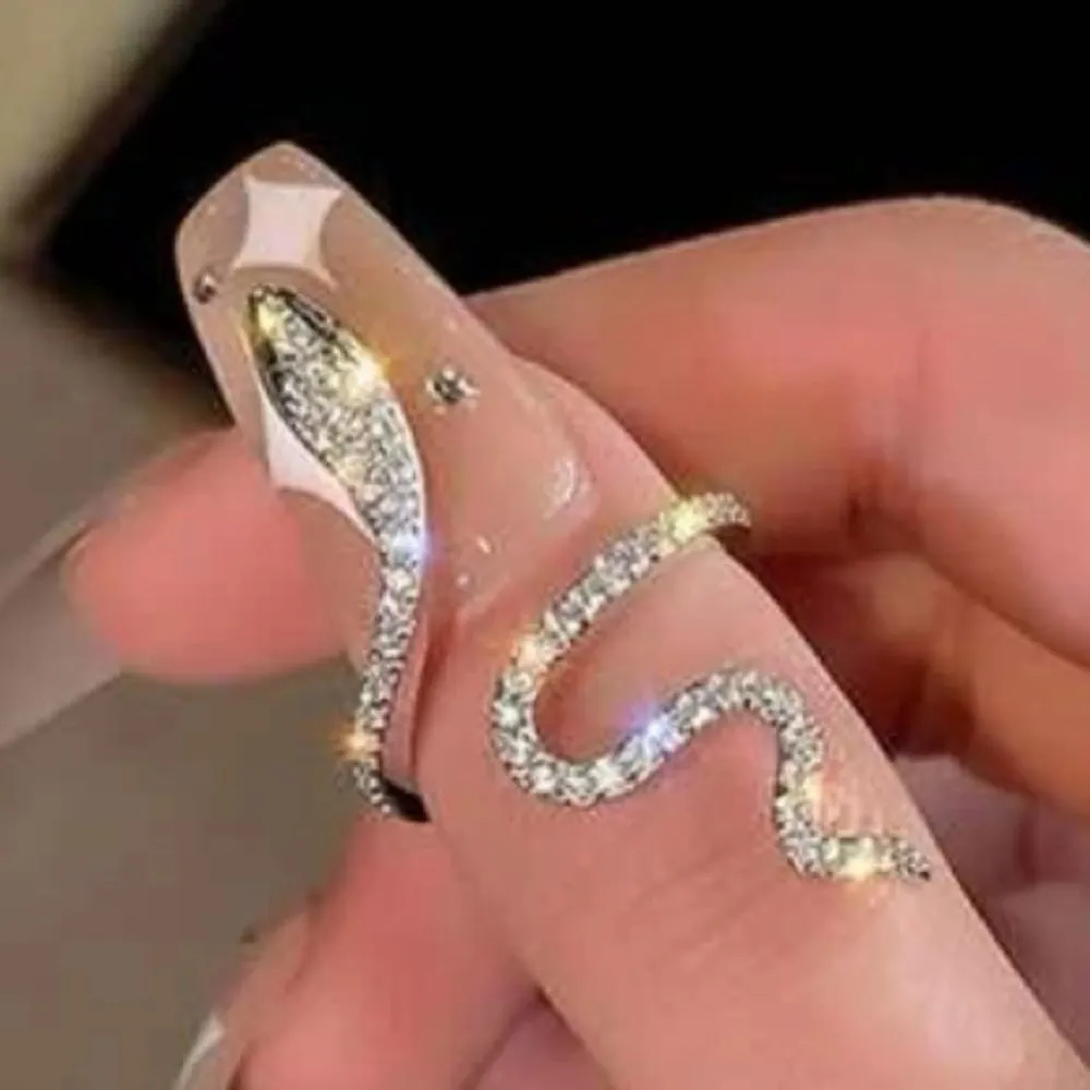 Gorgeous silver snake ring with sparkling design Silver Size 6 - Image 3