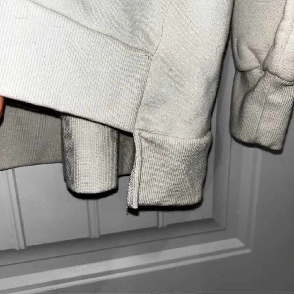 Zenana  White Pullover Sweatshirt Women’s Large - Image 4