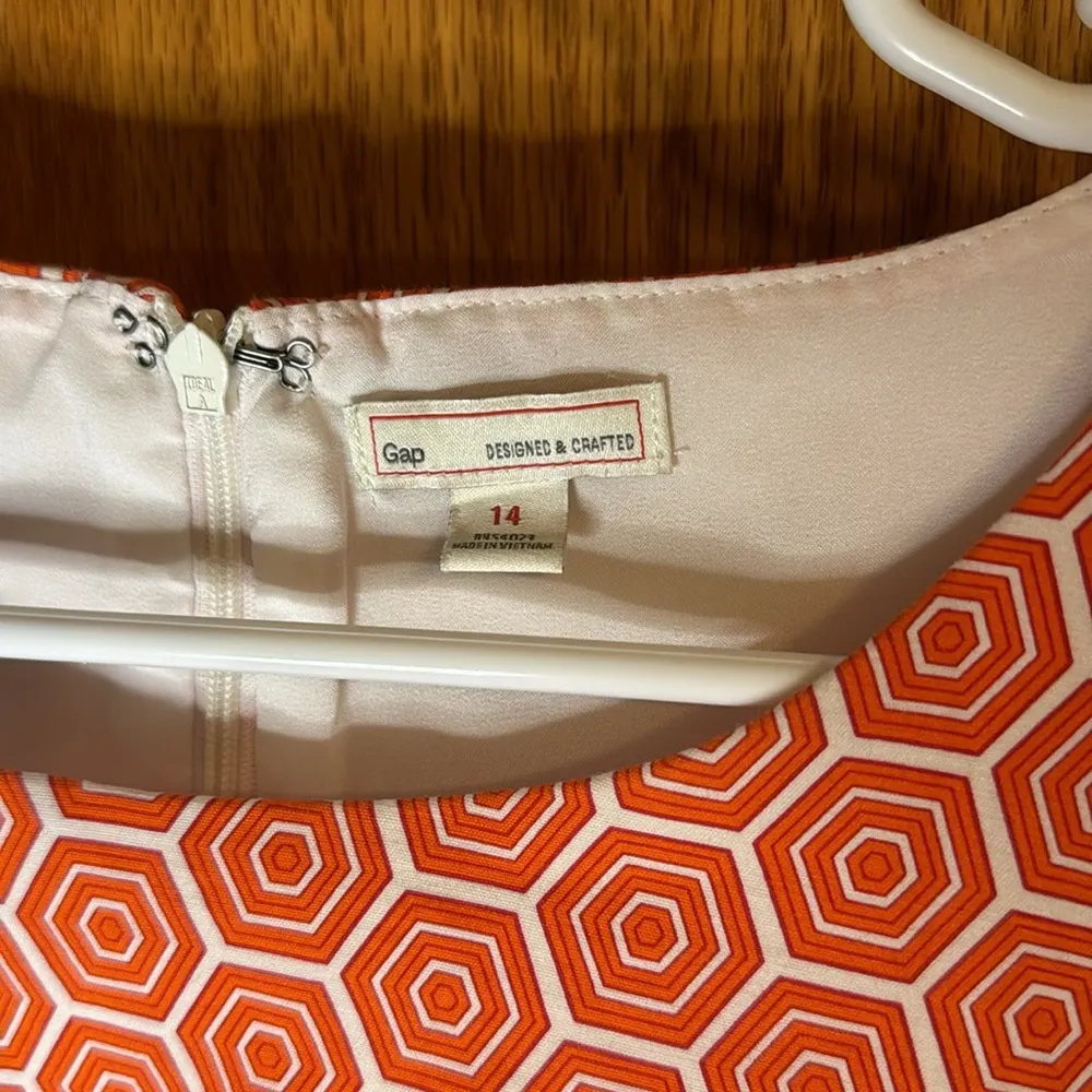 GAP Serena Orange & White Geometric Sheath Sleeveless Dress with pockets Size 14 - Image 2