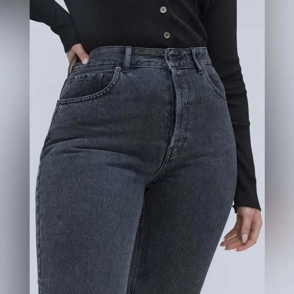 Everlane Jeans The Curvy ‘90s Cheeky Jean Size 26 Ankle in Washed Black - Image 4