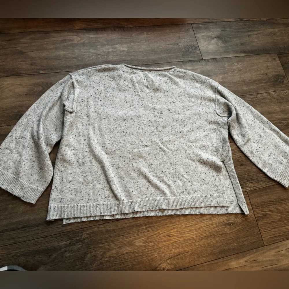 Promesa Light Gray Knit pocket Sweater size M - Image 8